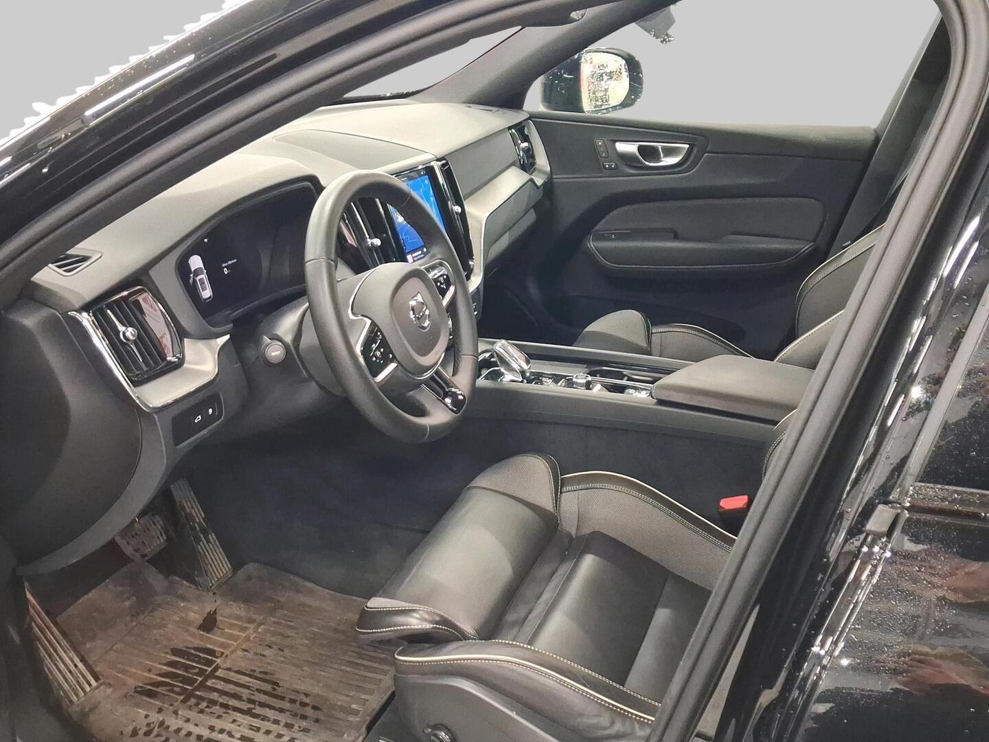 Volvo XC60 2024, photo 3/3