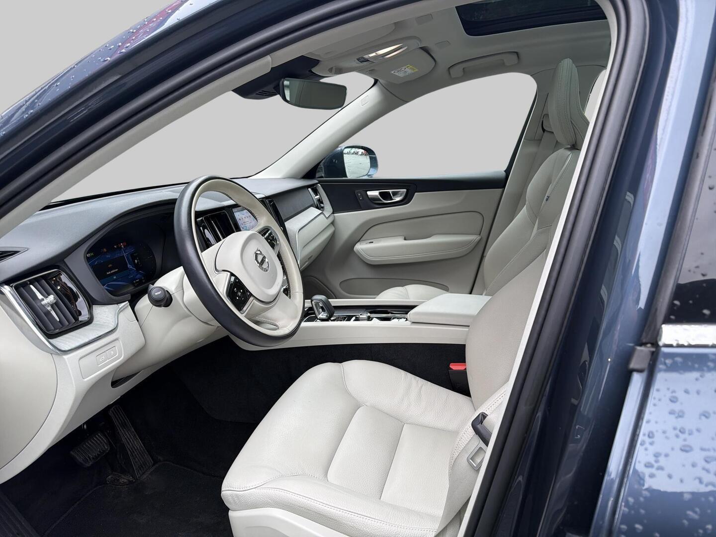 Volvo XC60 T6 AWD Long Range Core aut 2023, photo 3/3