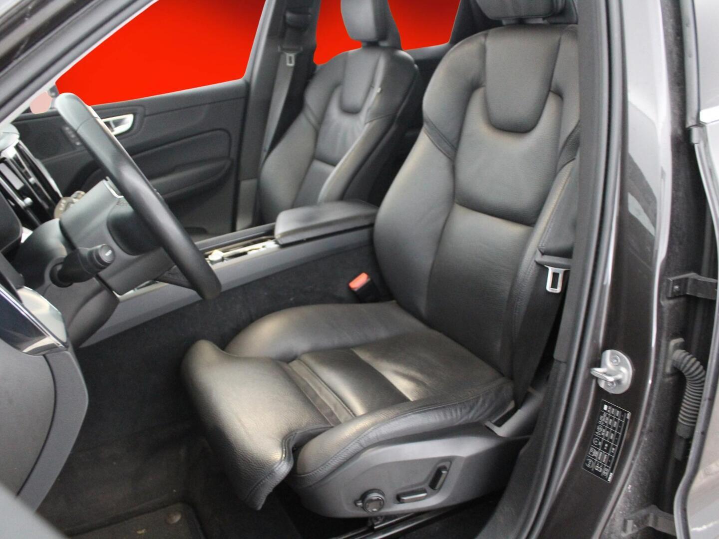 Volvo XC60 2023, kuva 3/4