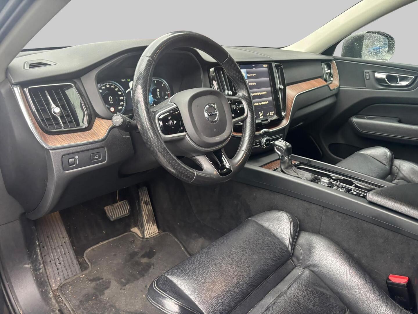 Volvo XC60 2017, kuva 3/3