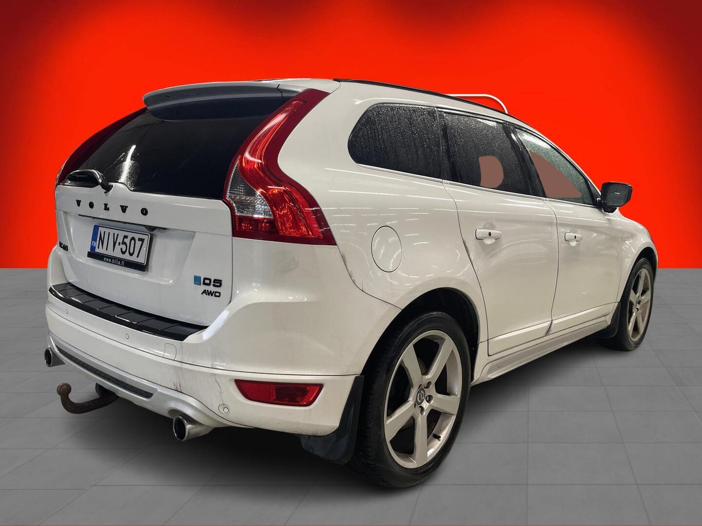 Volvo XC60 D5 AWD R-Design aut 2013, kuva 2/4