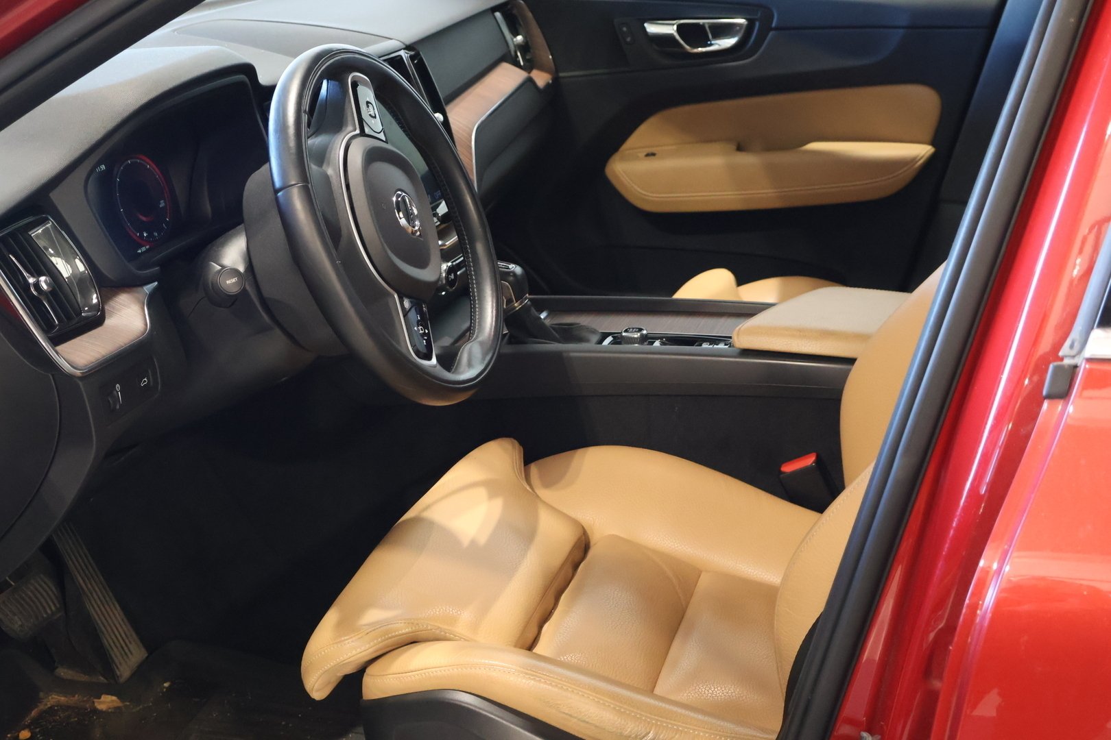 Volvo XC60 D5 AWD Inscription aut 2018, bild 3/3