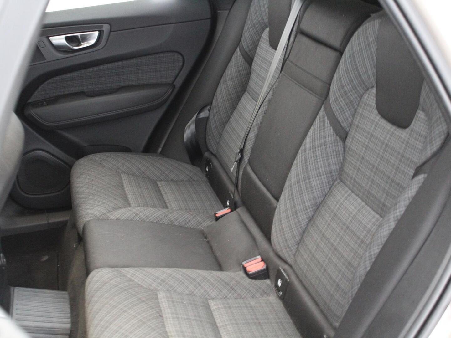 Volvo XC60 2023, bild 4/4