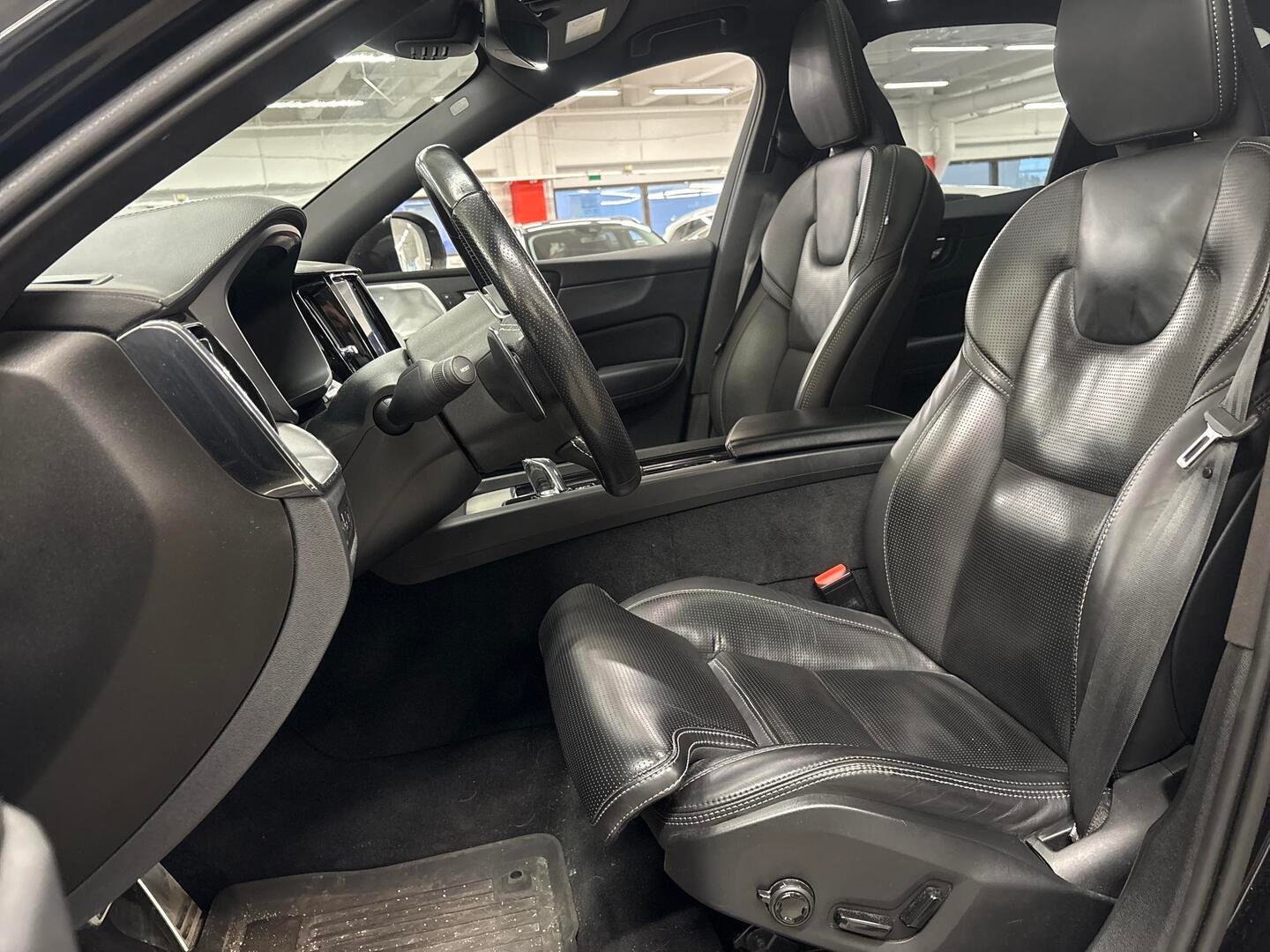 Volvo XC60 T8 AWD R-Design aut 2019, bild 4/4