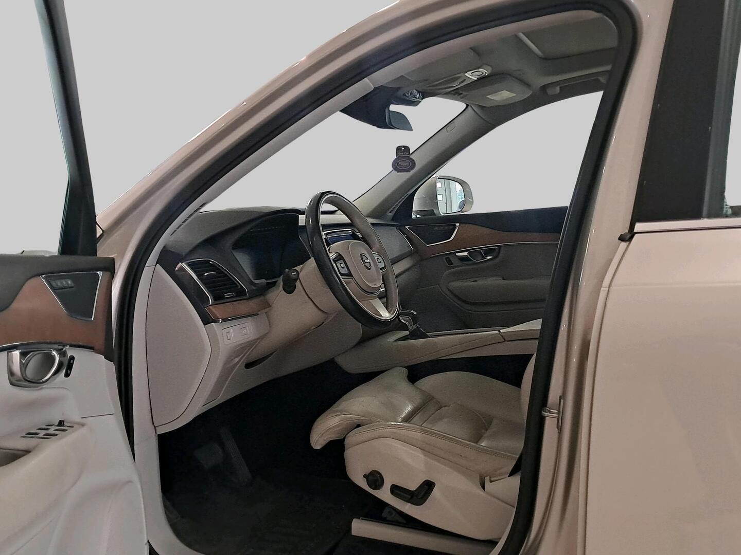 Volvo XC90 D5 AWD Inscription aut 2015, photo 3/3