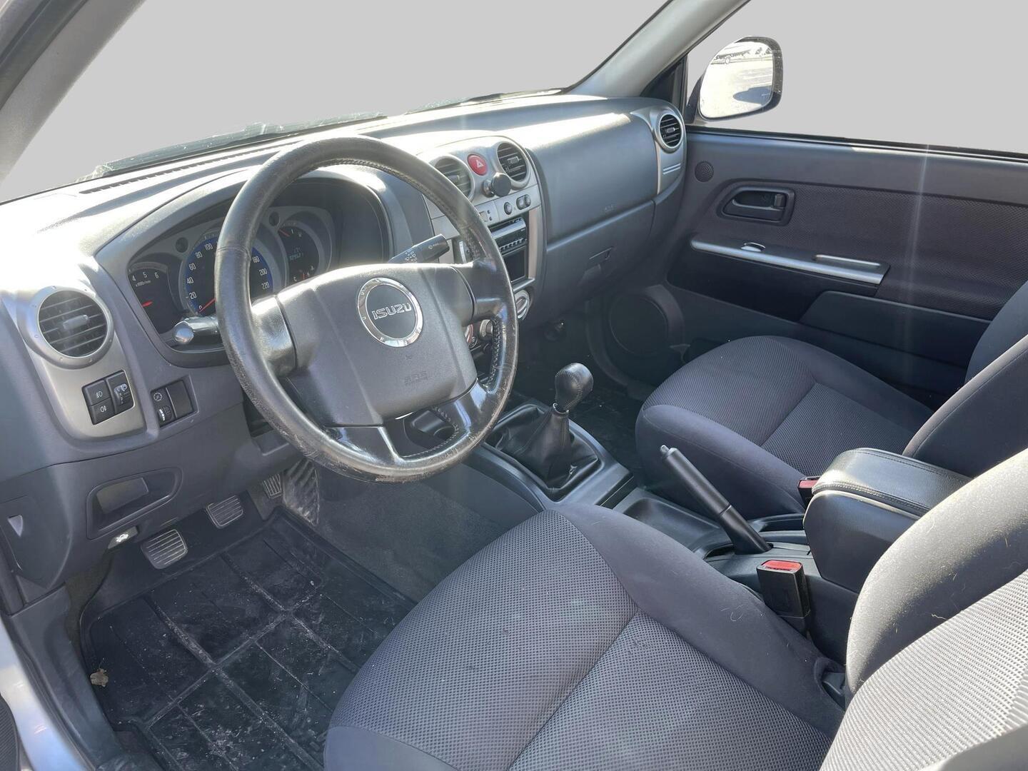 Isuzu D-Max 2007, photo 3/3