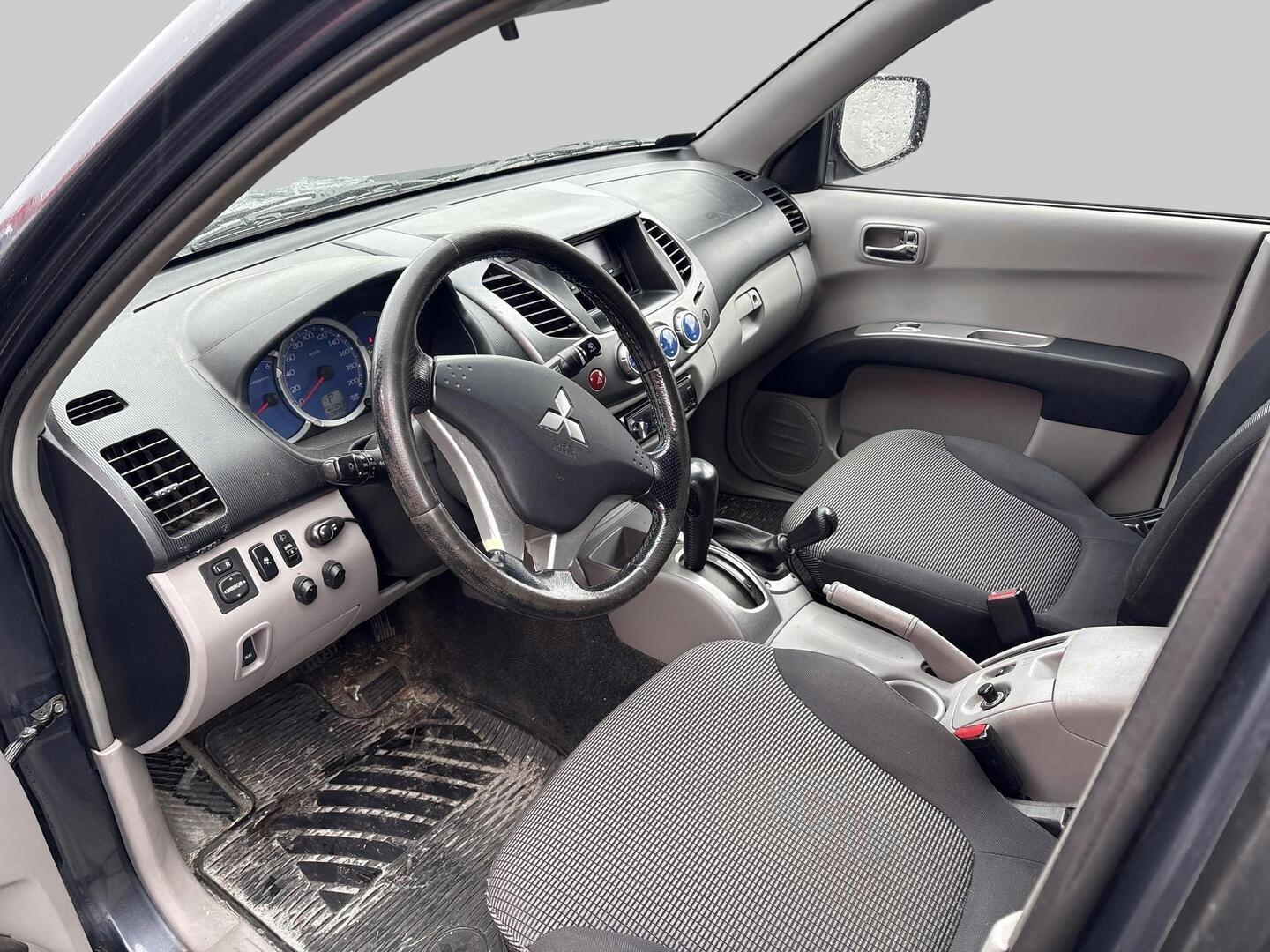 Mitsubishi L200 2008, bild 3/26