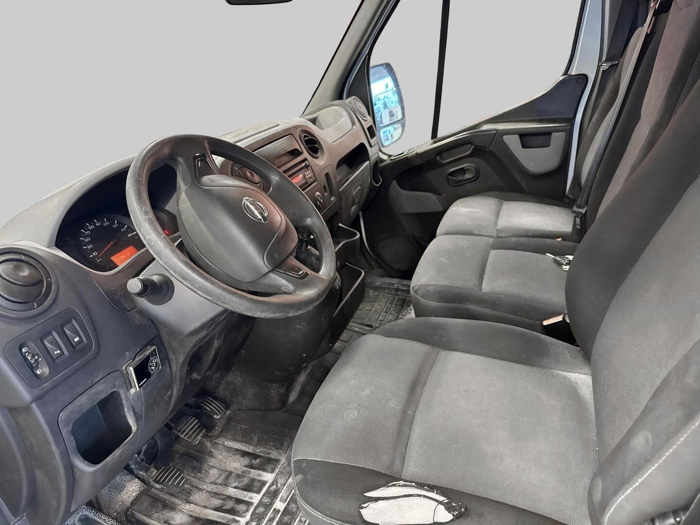 Nissan NV400 Van 2,3dCi 110 6M/T E5 L1H1 2016, kuva 3/4