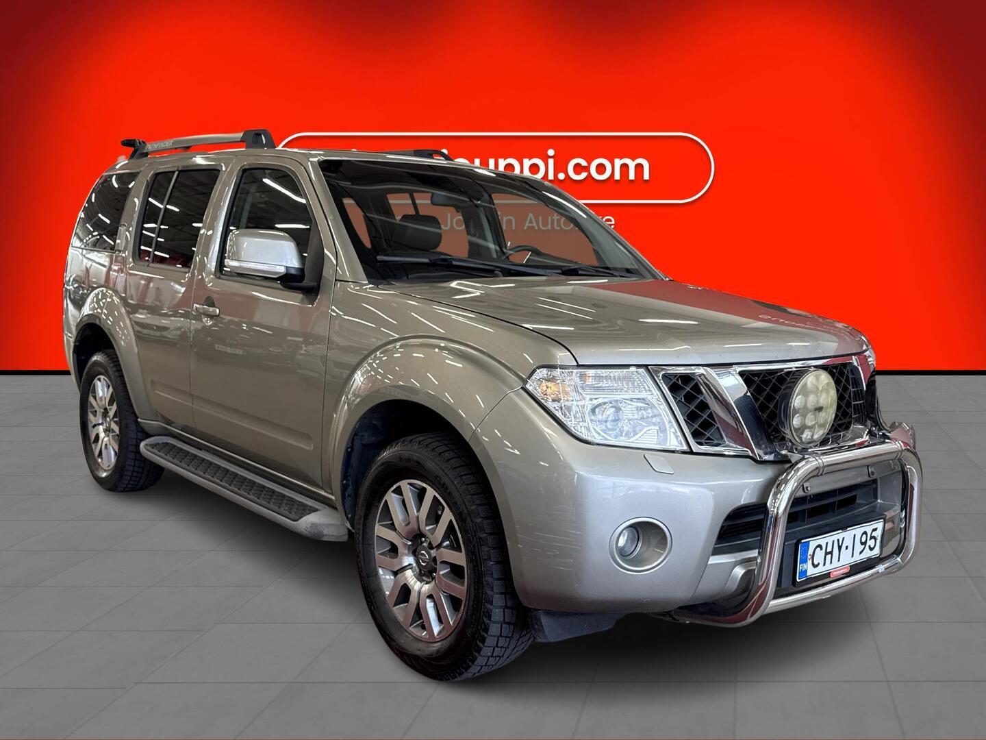 Nissan Pathfinder 2011, photo 3/3