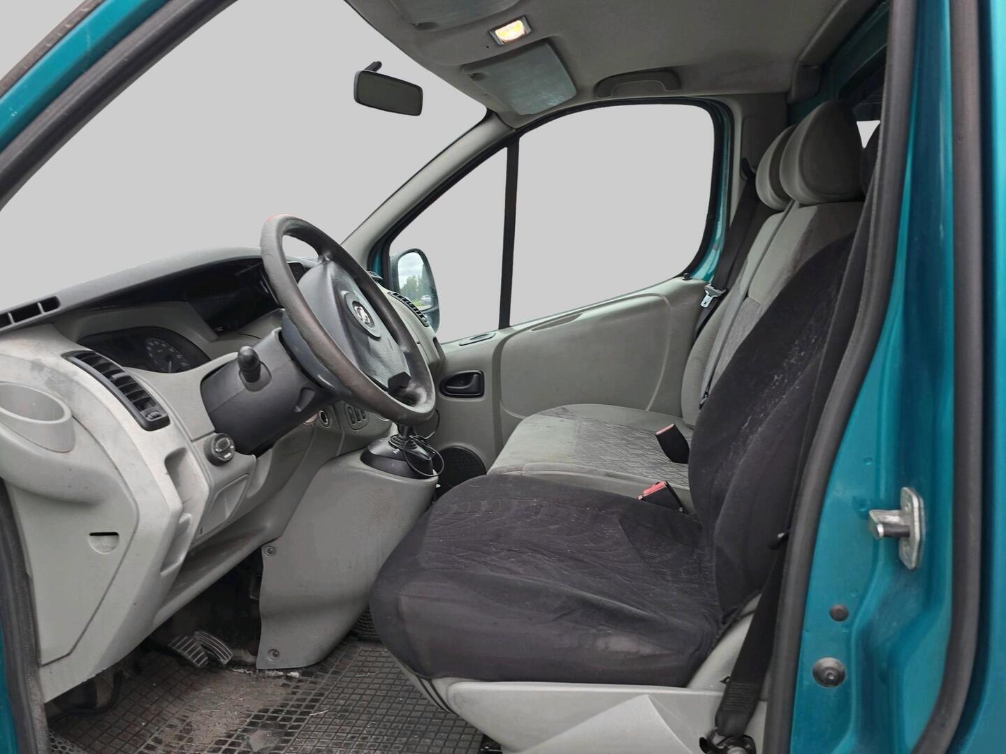 Opel Vivaro Van L2H1 2,5 CDTI (135hv) 2006, kuva 3/3