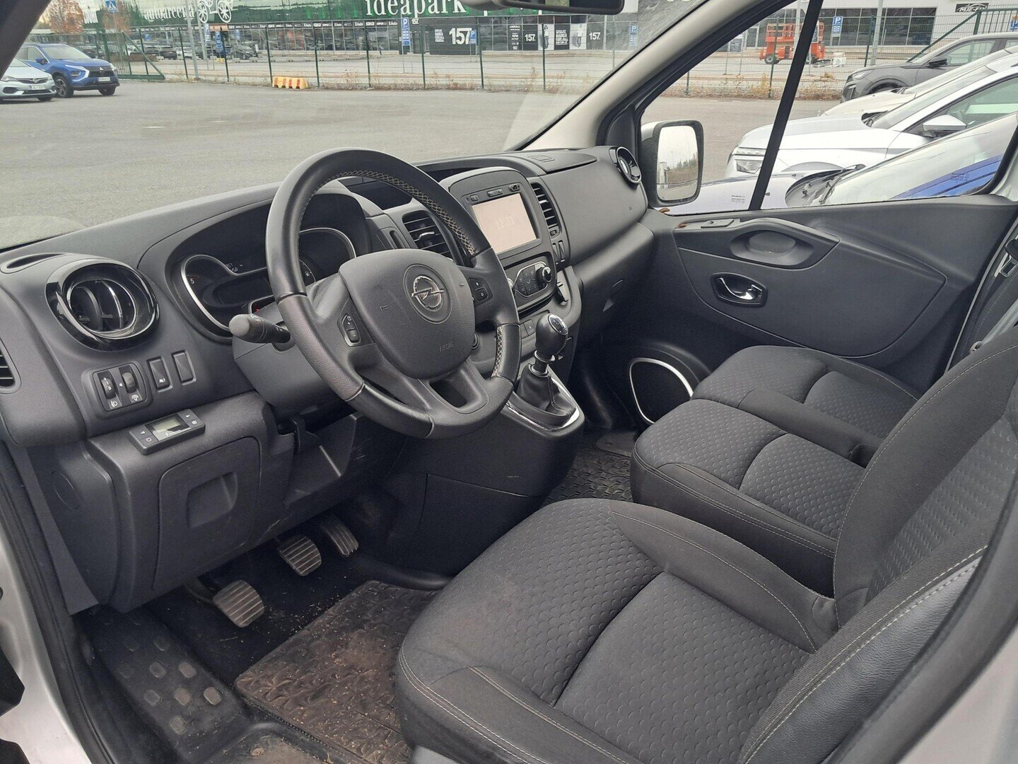 Opel Vivaro 2019, bild 3/3