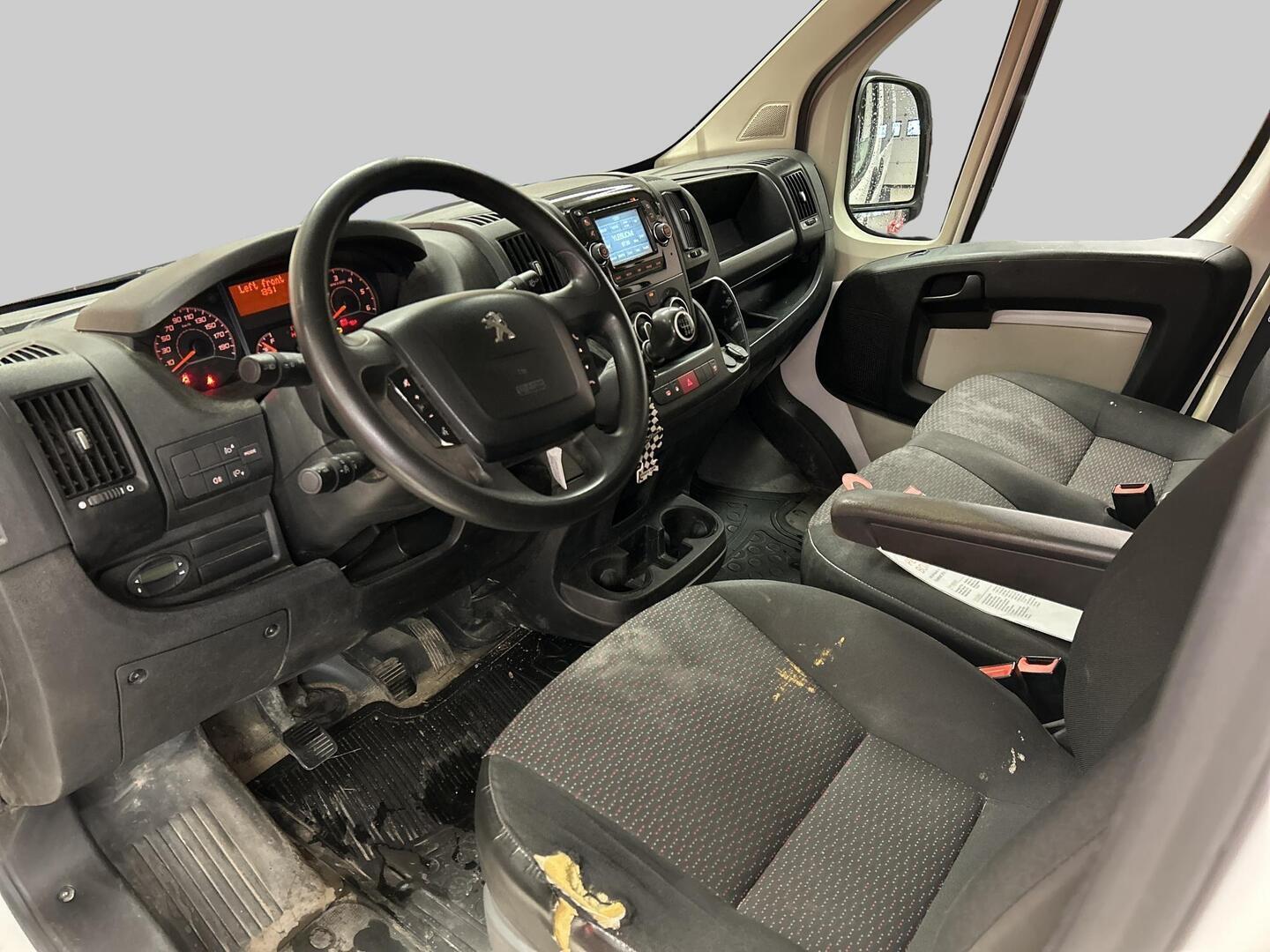 Peugeot Boxer 335 L2H1 BlueHDi 110 2018, photo 3/3