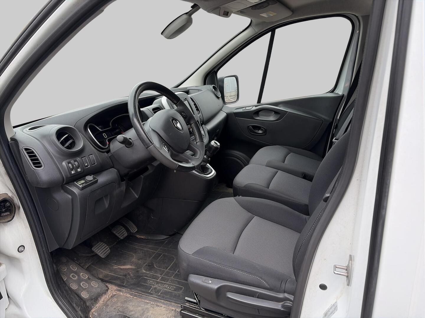 Renault Trafic 2021, kuva 3/3