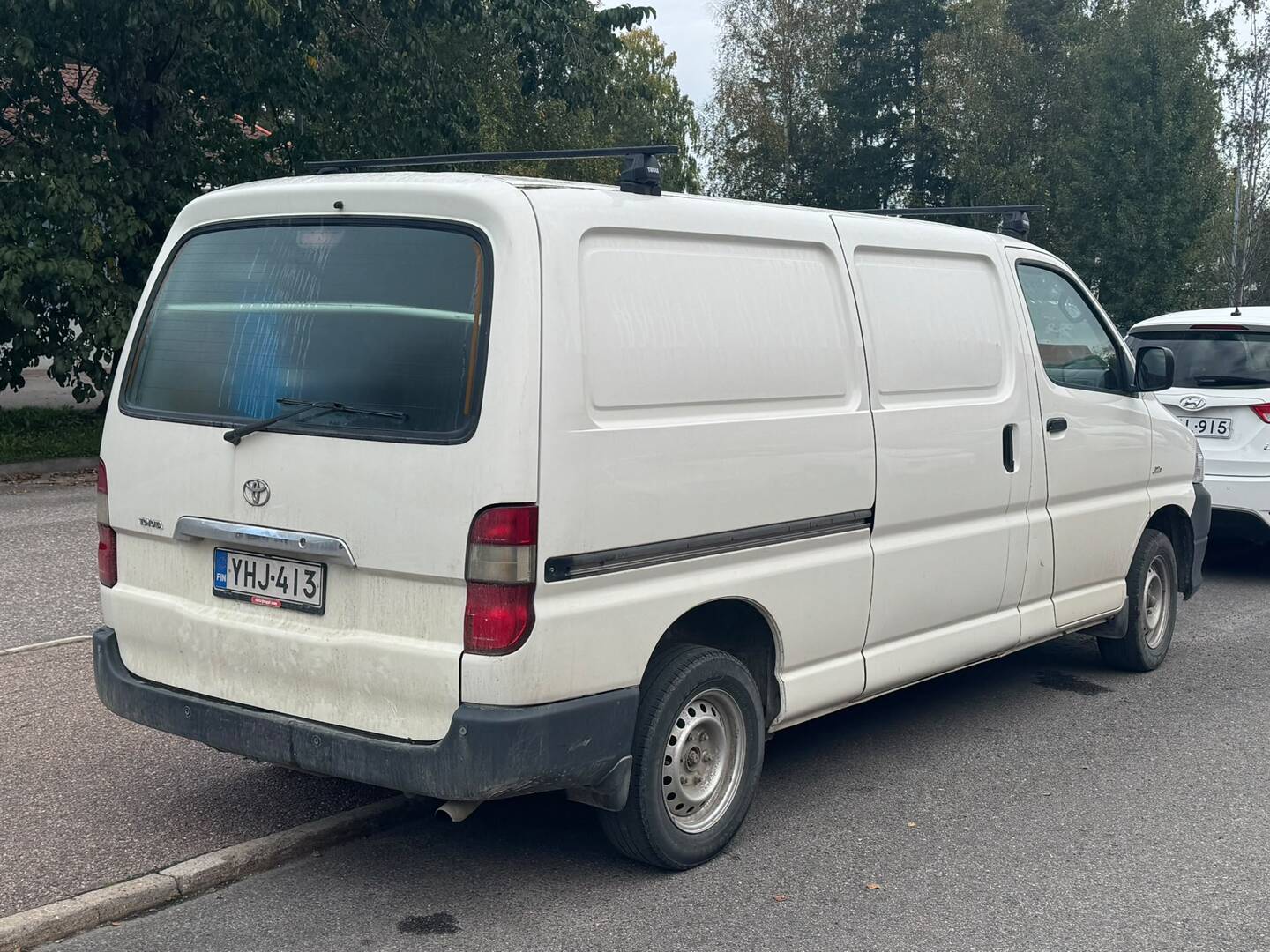 Toyota Hiace 2,5 D-4D 95 5ov pitkä 2010, kuva 2/19