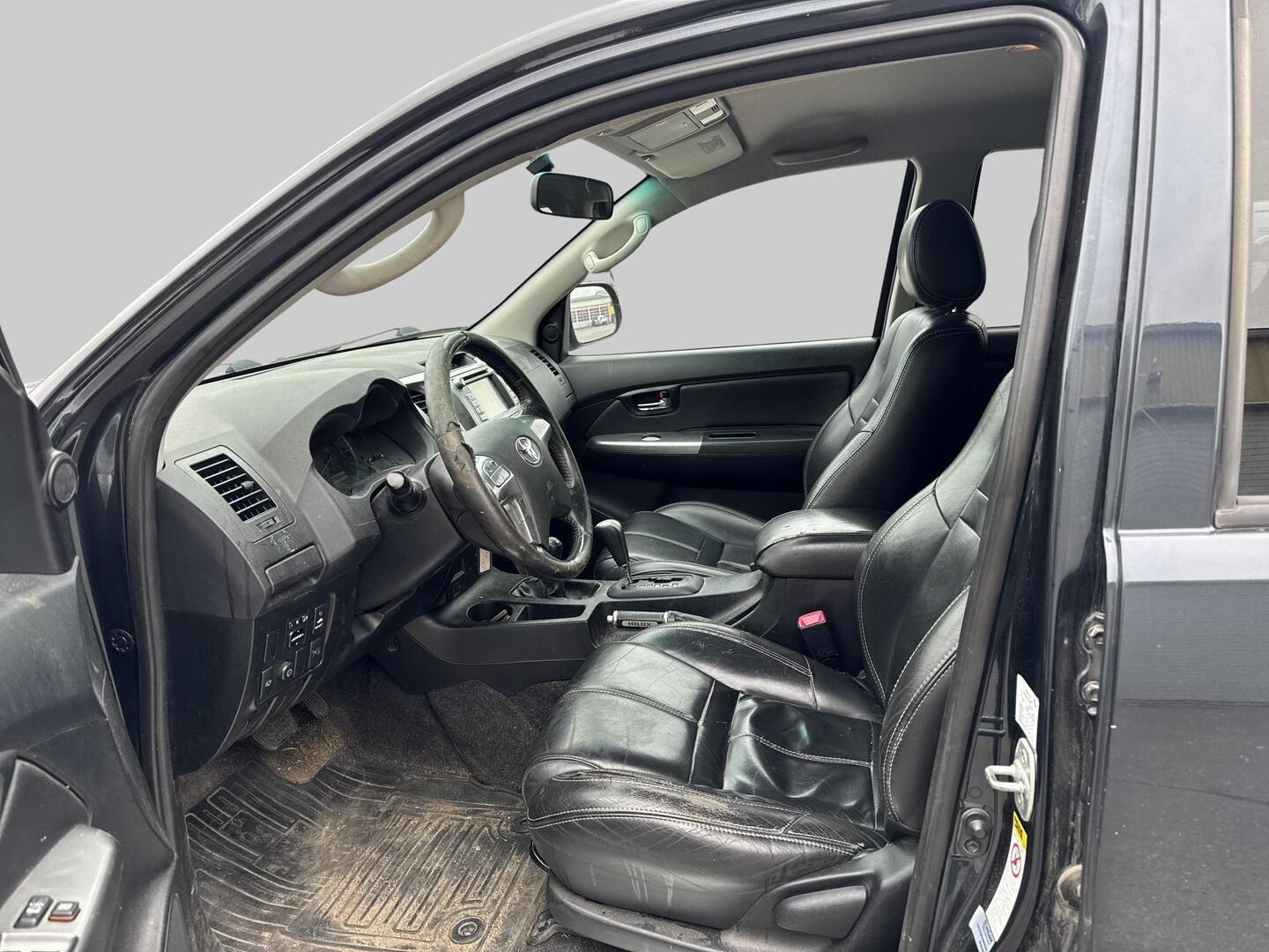 Toyota Hilux 2014, bild 3/3