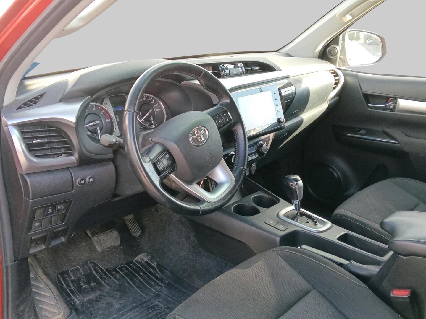 Toyota Hilux 2021, photo 3/3