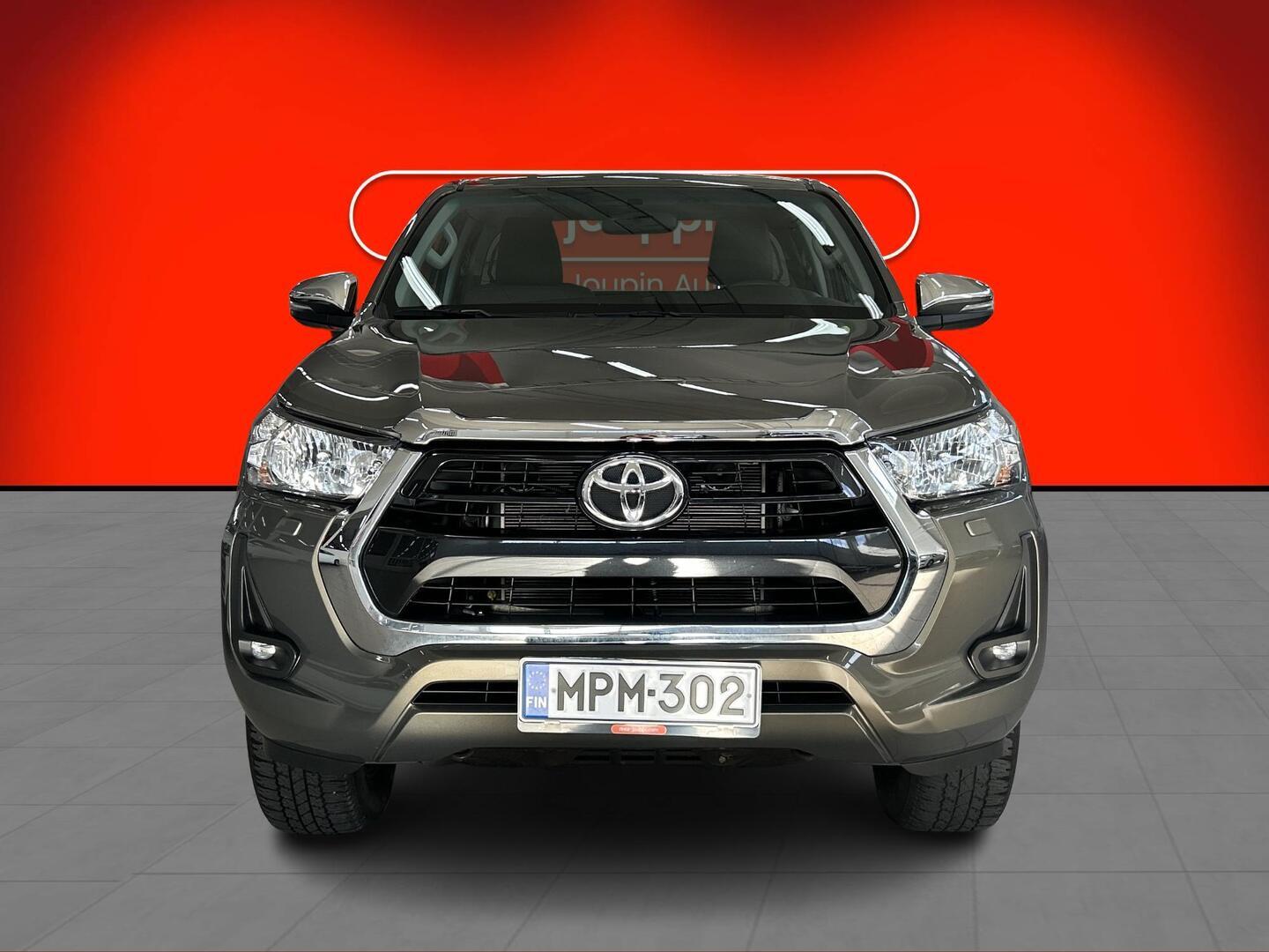 Toyota Hilux Extra Cab 4WD 2,4D Active 2023, photo 2/3