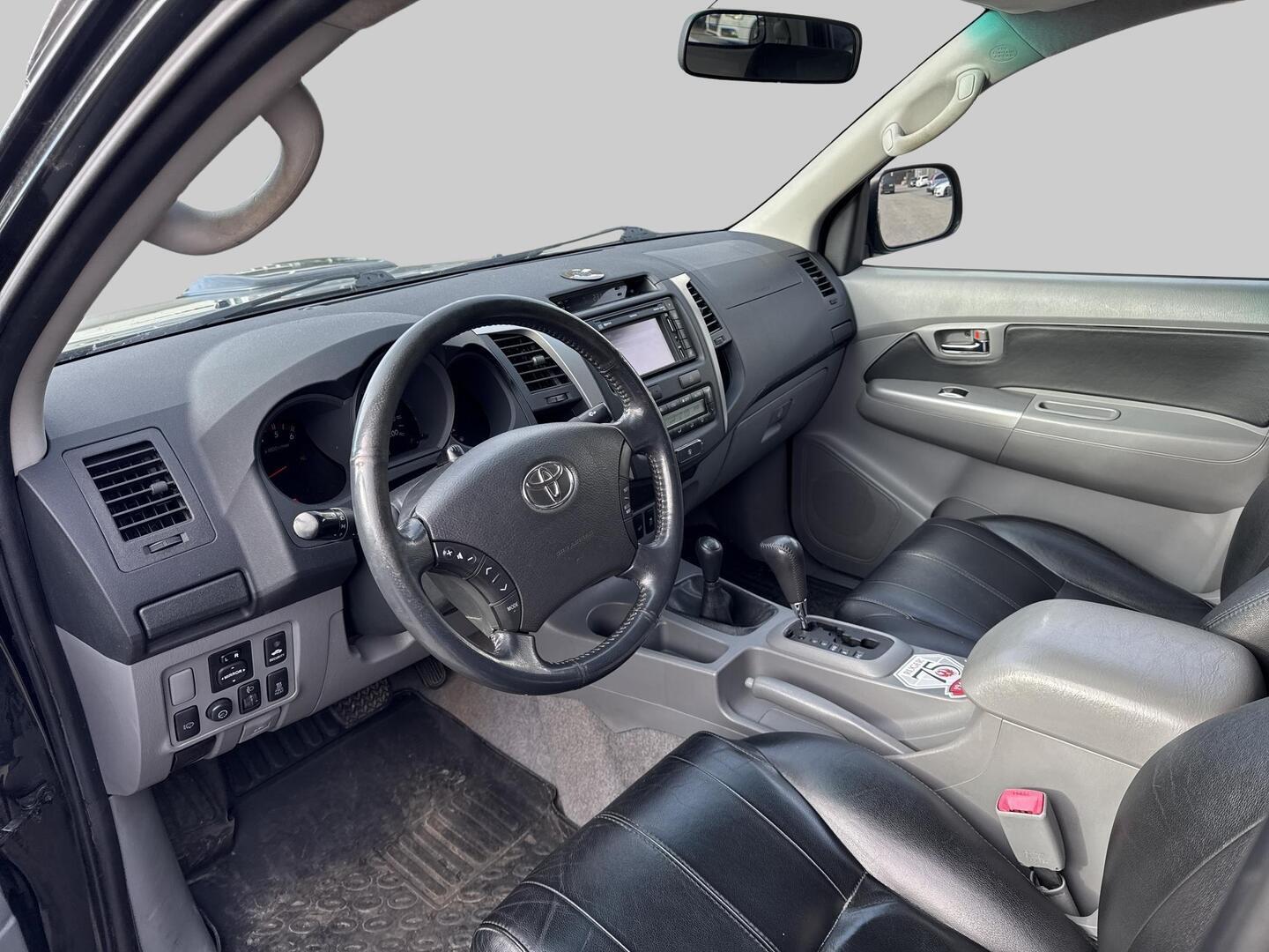 Toyota Hilux 2011, bild 3/3